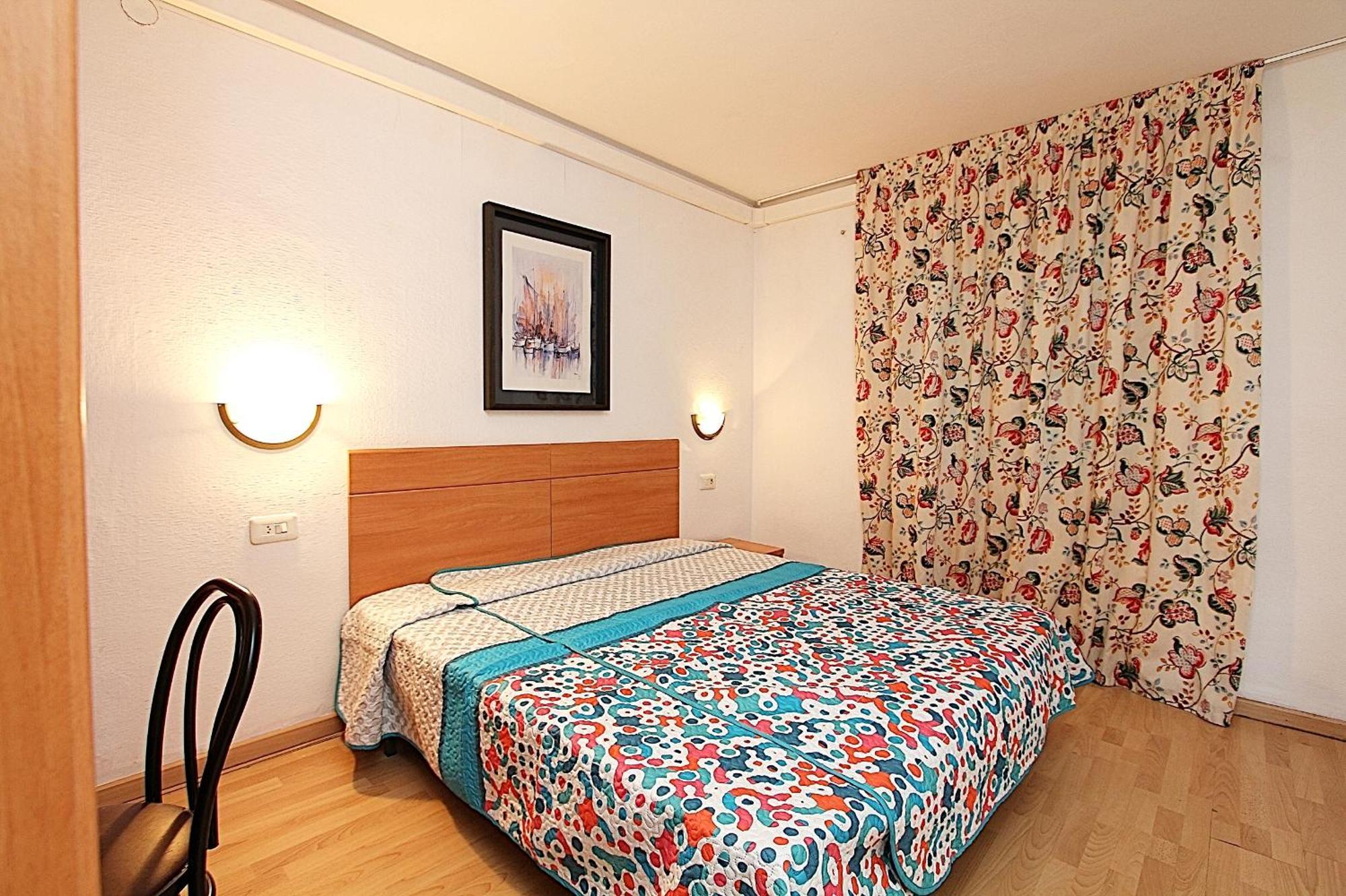 Apartaments Nautic Lloret de Mar Phòng bức ảnh